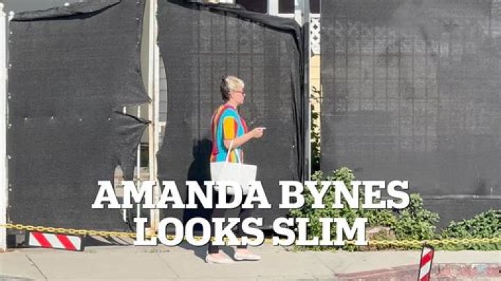 Amanda Bynes shows off healthy bikini body in new Twitter pictures