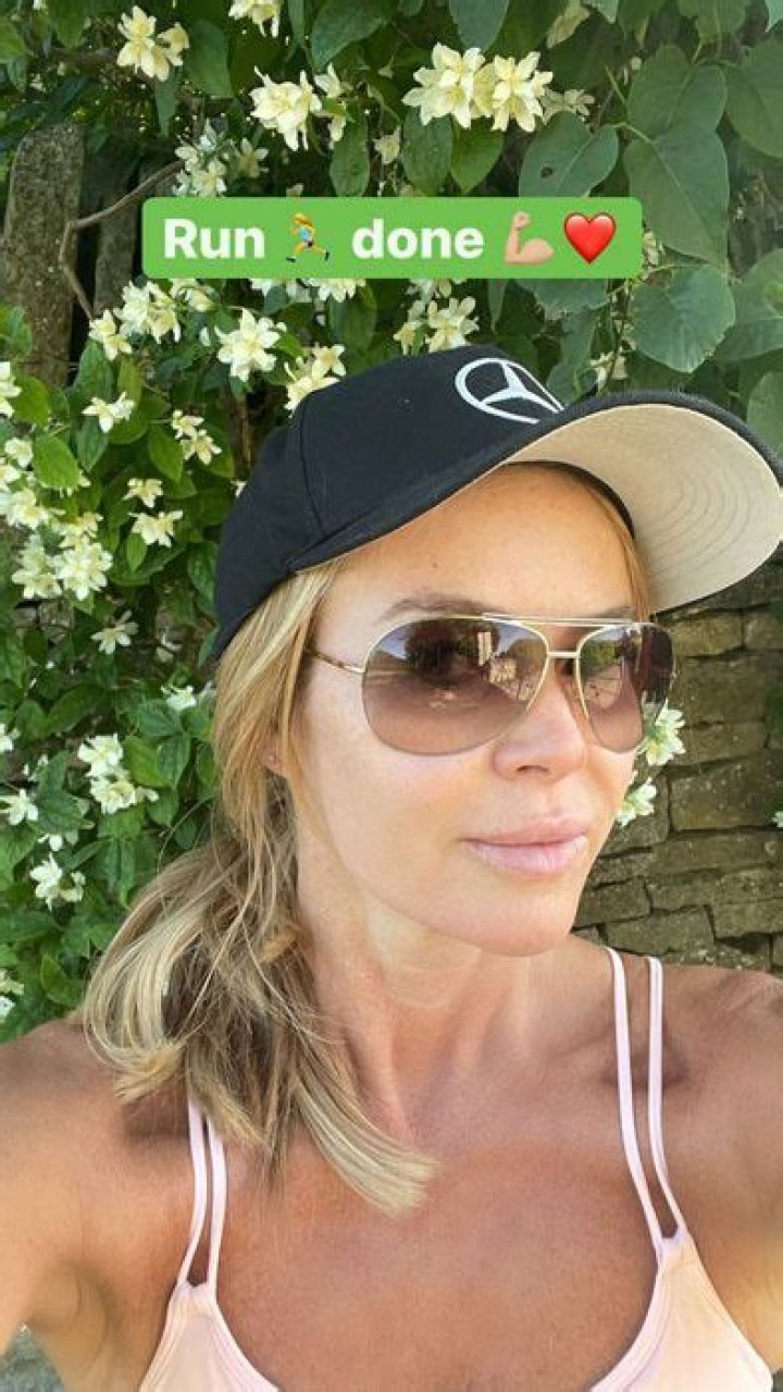 Amanda Holden looks impossibly flawless in post-run selfie