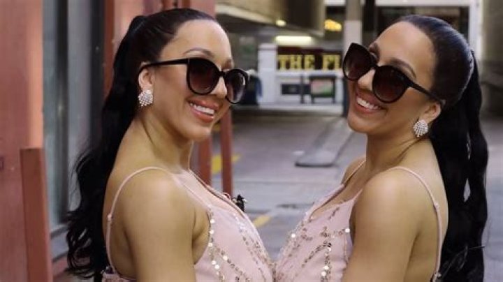 Anna and Lucy Decinque Height, Weight, Net Worth, Age, Birthday, Wikipedia, Who, Nationality, Biography