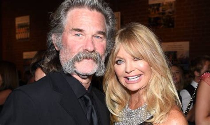 Goldie Hawn opens the doors into her rarely-seen LA home with unbelievable before-and-after photos