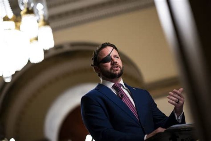 How Did American Politician Dan Crenshaw Injure His Eye?