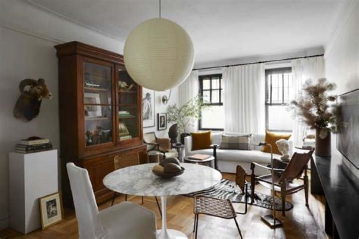 Inside David Muir's ultra-stylish living room at his $7million New York pad