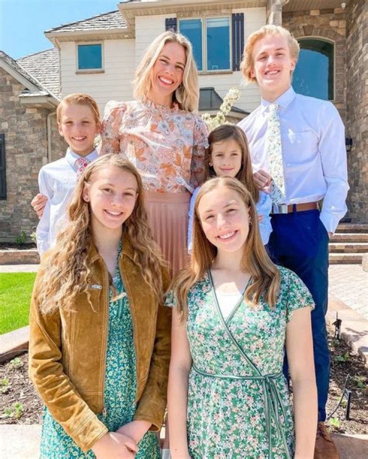 Is Joss Stone married? Know About Her Children And Net Worth 2022