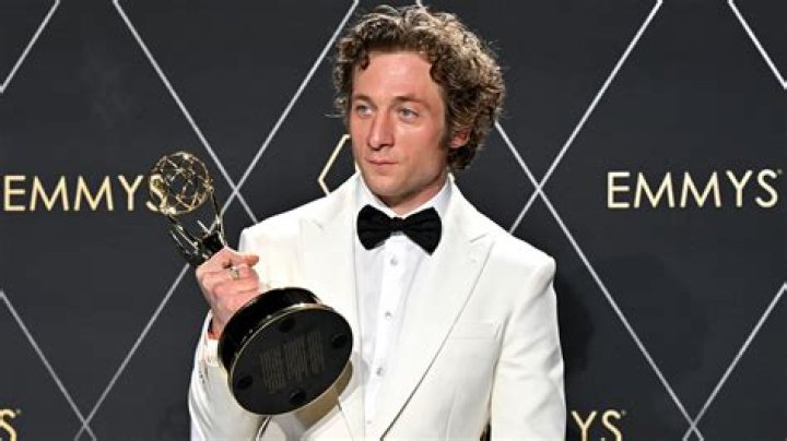 Jeremy Allen White’s new drama sounds so different from The Bear - details