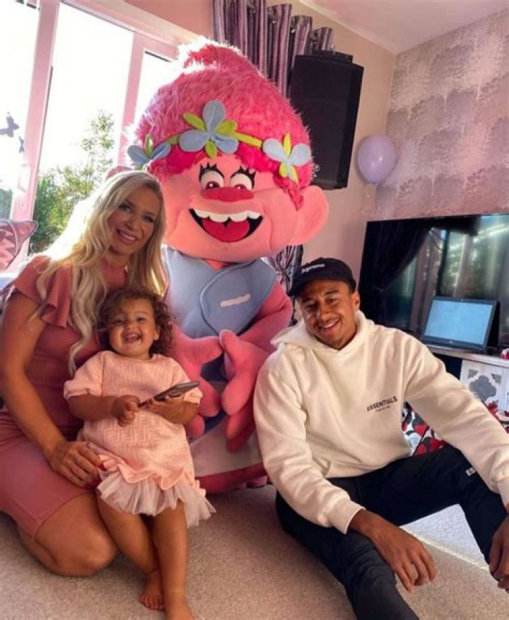 
Jesse Lingard Kids With His Wife Rebecca Halliday: More On His Daughter Hope Lingard, And Parents 