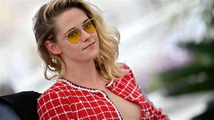 Kristen Stewart rocks a vintage sunglasses trend at Cannes