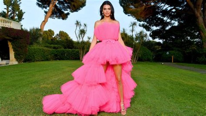 Loved THAT H&M Giambattista Valli pink dress? Kendall Jenner shows off a new colourway and it's incredible