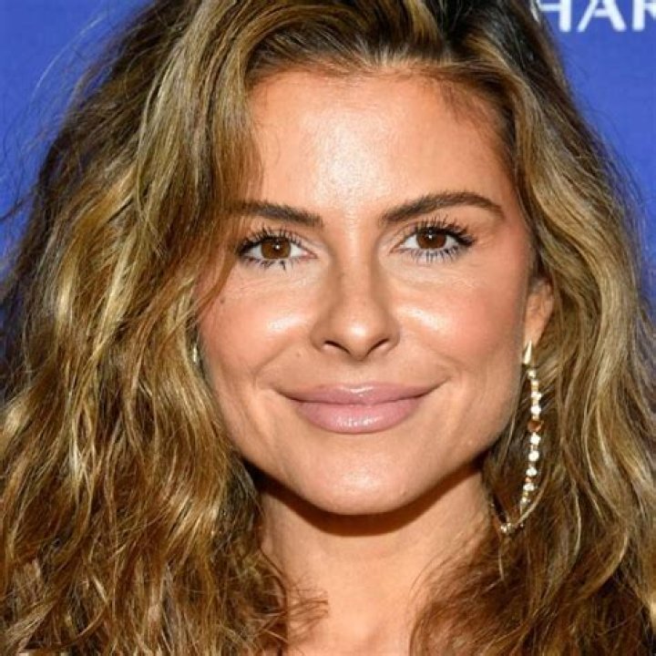 Maria Menounos looks fabulous in crop top and heels in gorgeous bathroom selfie