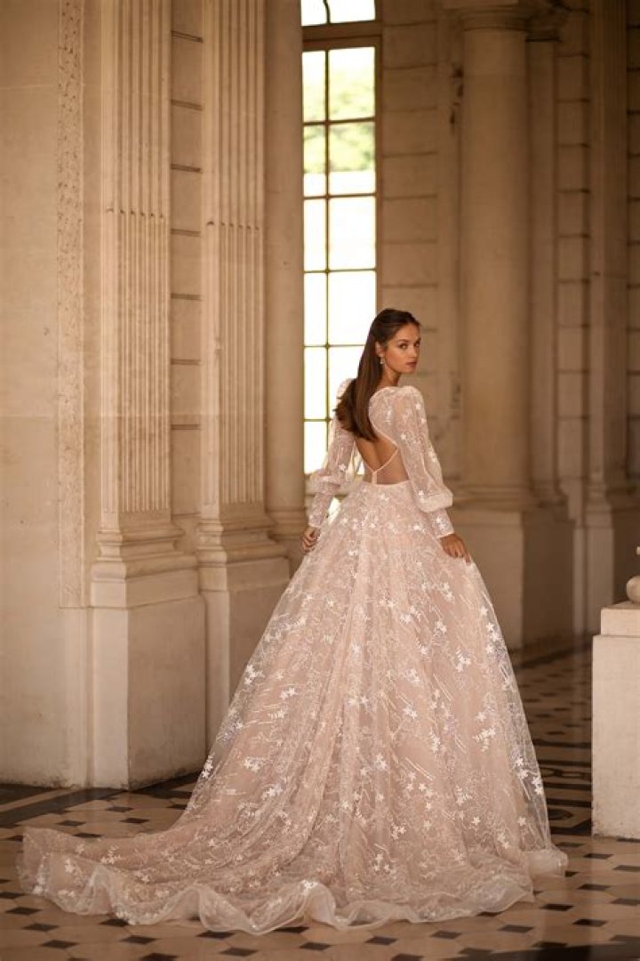 Mary Katrantzou debuts 'cake a flake' wedding dress