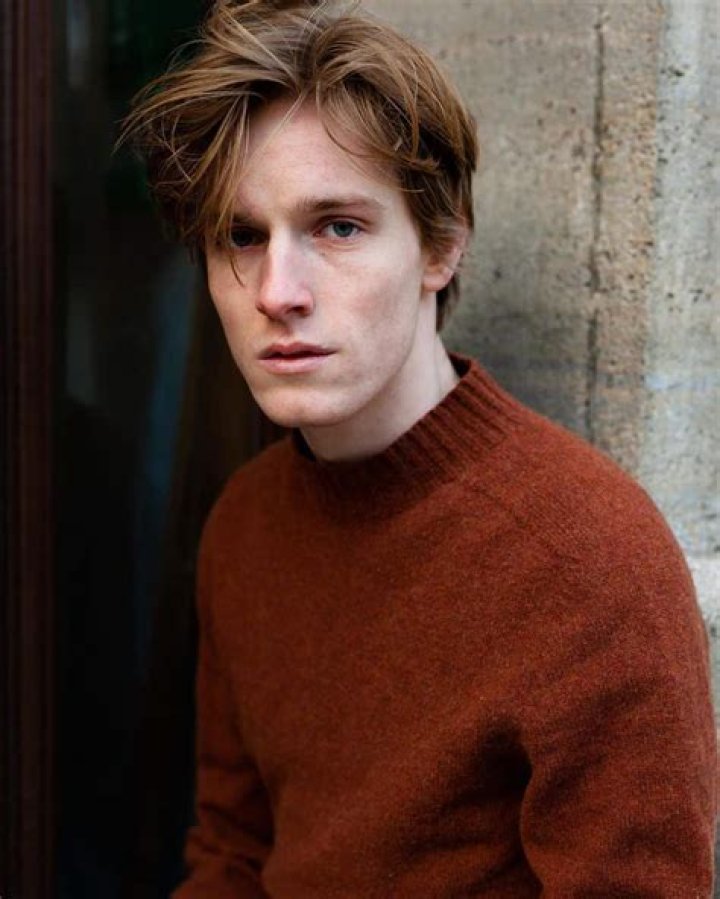 
Meet German Actor Louis Hofmann: Age, Family, Net Worth 