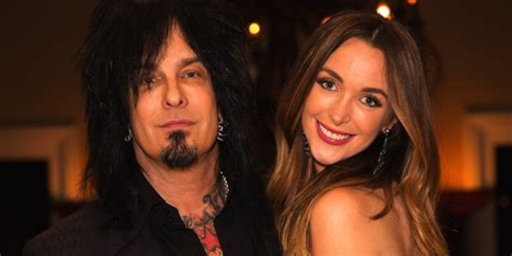 Mötley Crüe's Nikki Sixx marries Courtney Bingham