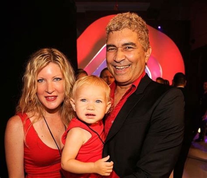 Pat Smear is Married to Wife: Jena Cardwell. Kids