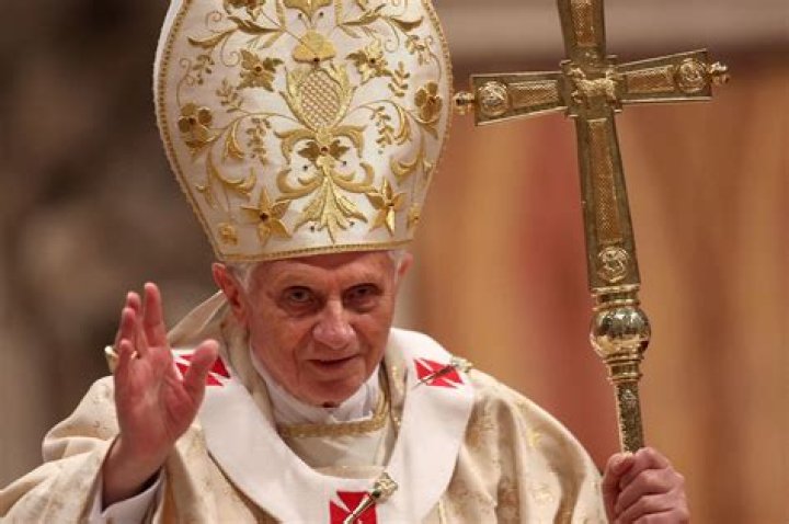 Pope Benedict XVI to resign