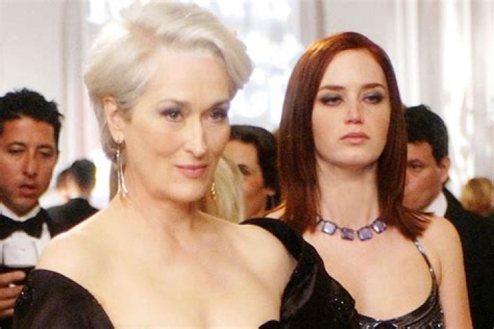 Sarah Jessica Parker showcases new short hairstyle while filming in New York