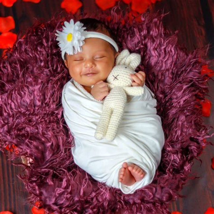 Sofia Vergara surprises fans with adorable newborn baby girl photo