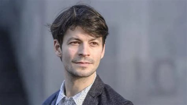 
Stéphane Lambiel Height, Weight, Net Worth, Age, Birthday, Wikipedia, Who, Nationality, Biography 