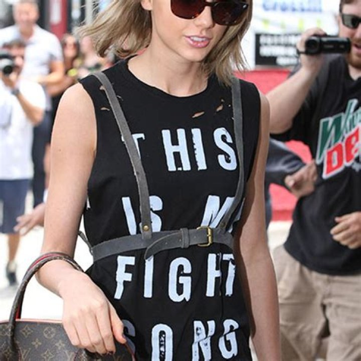 Taylor Swift explains her unusual harness accessory