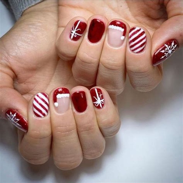 The best Christmas nail art ideas