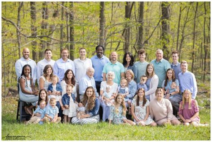 The Talk's Jerry O'Connell's HUGE family members have to be seen to be believed in photo with wife Rebecca Romijn