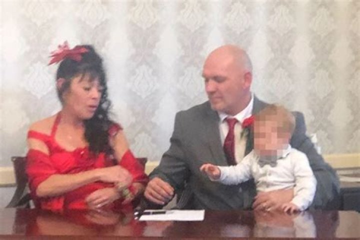 
Thomas Nutt, 45, Murdered his Wife on the Wedding night and stuffed her body in a suitcase 