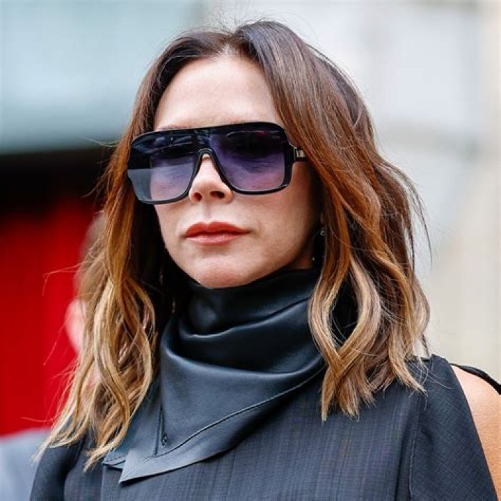 We all need to try Victoria Beckham's face-contouring hair hack